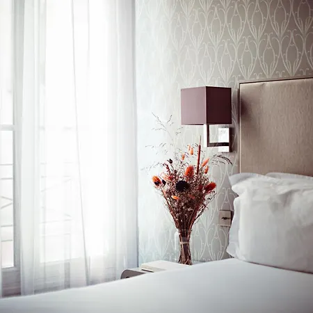 Hotel Monsieur Cadet & 4*