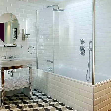 Hotel Monsieur Cadet & 4*