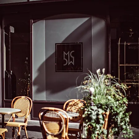 Hotel Monsieur Cadet & Paris