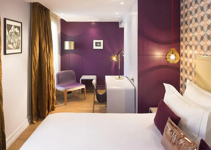 Monsieur Cadet & Отель 4*